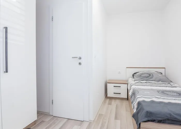 Loncar 1 By Interhome *