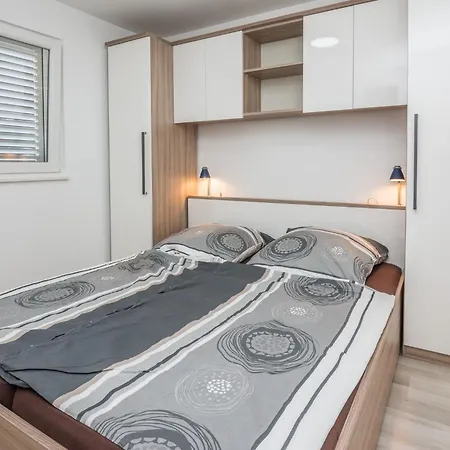 Loncar 1 By Interhome