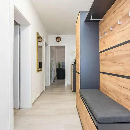 Loncar 1 By Interhome *
