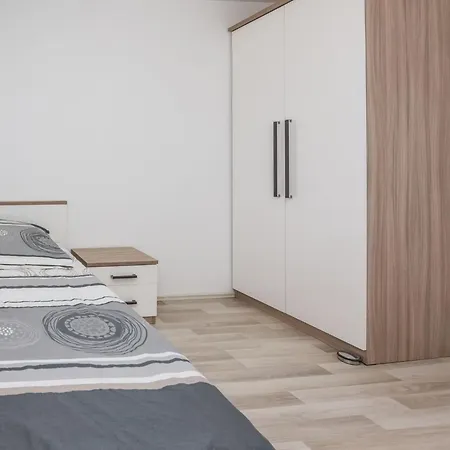 Loncar 1 By Interhome *